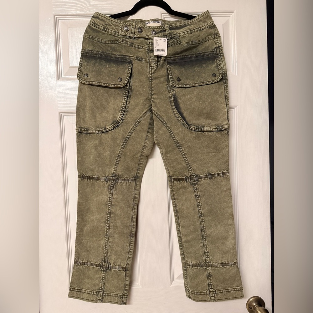 NWT. Free People We The Free Hot In It Moto Pants. Army Green. Size 6 - Picture 6 of 7